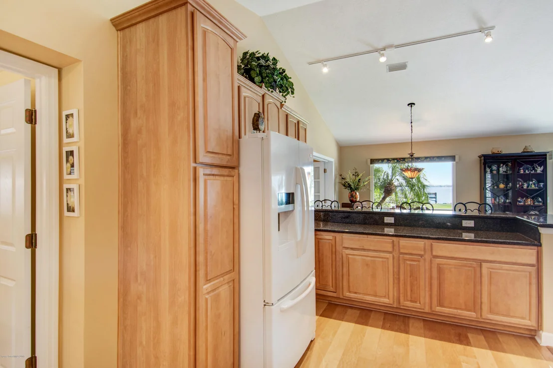 Photo of 3877 Riverside Drive
