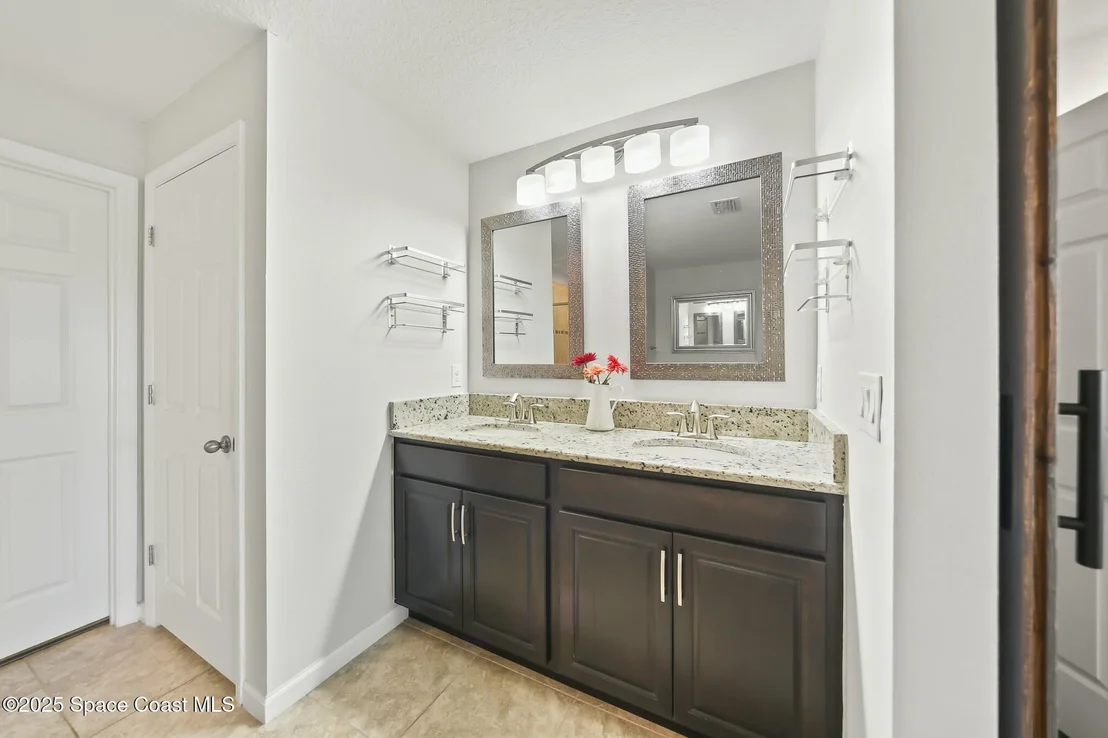 Photo of 1032 Peta Way