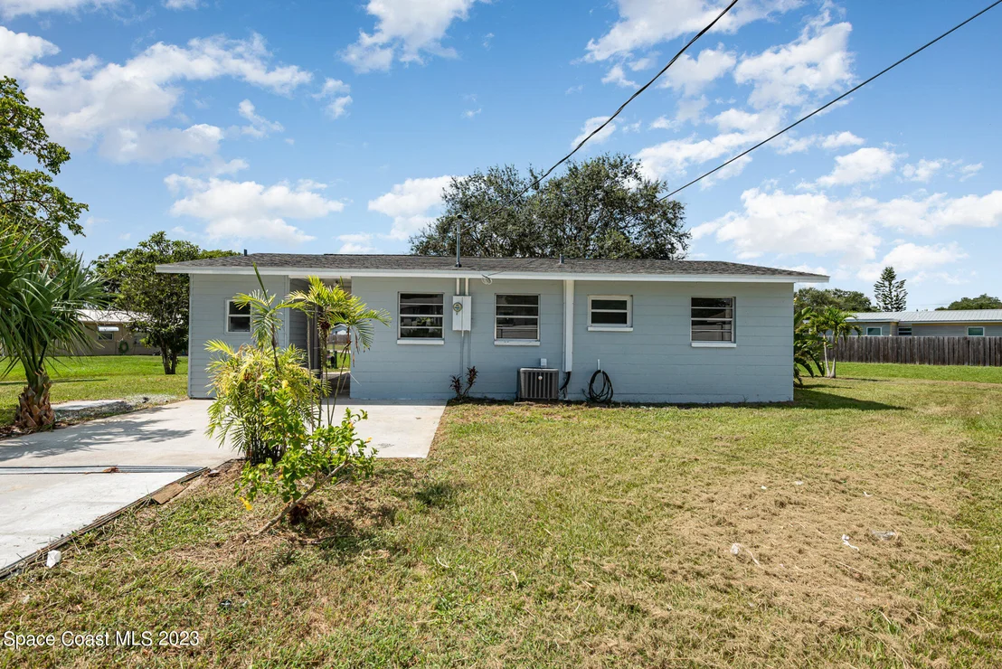 Photo of 4075 Robinhood Drive