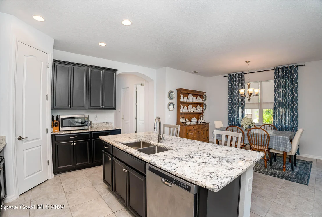 Photo of 2881 Casterton Drive