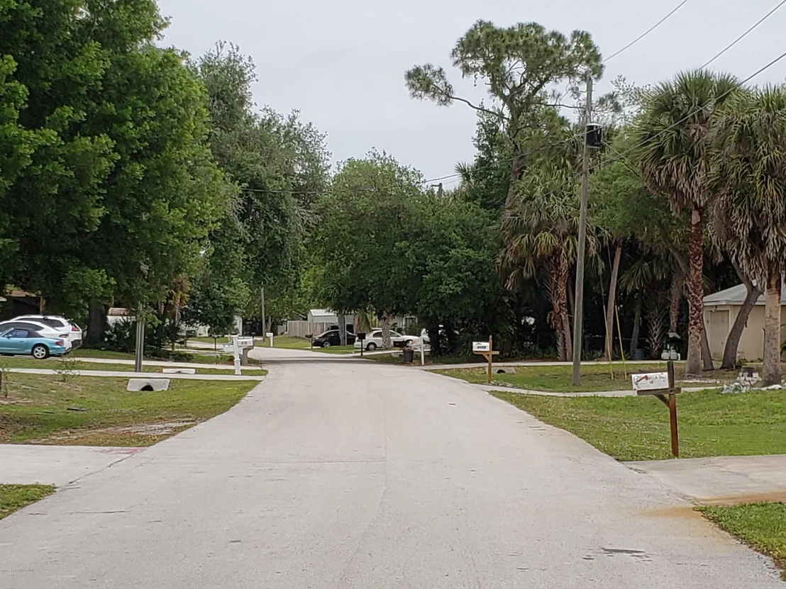 Photo of 6145 Adina Road