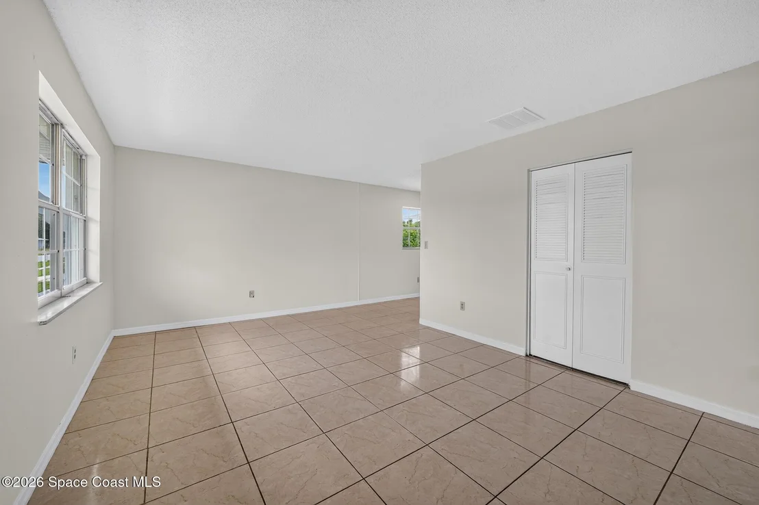 Photo of 774 Hampton Drive NE