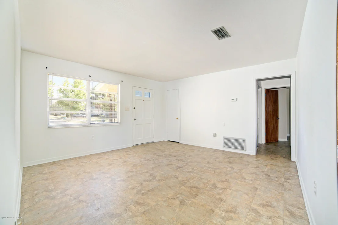Photo of 906 Bristol Drive