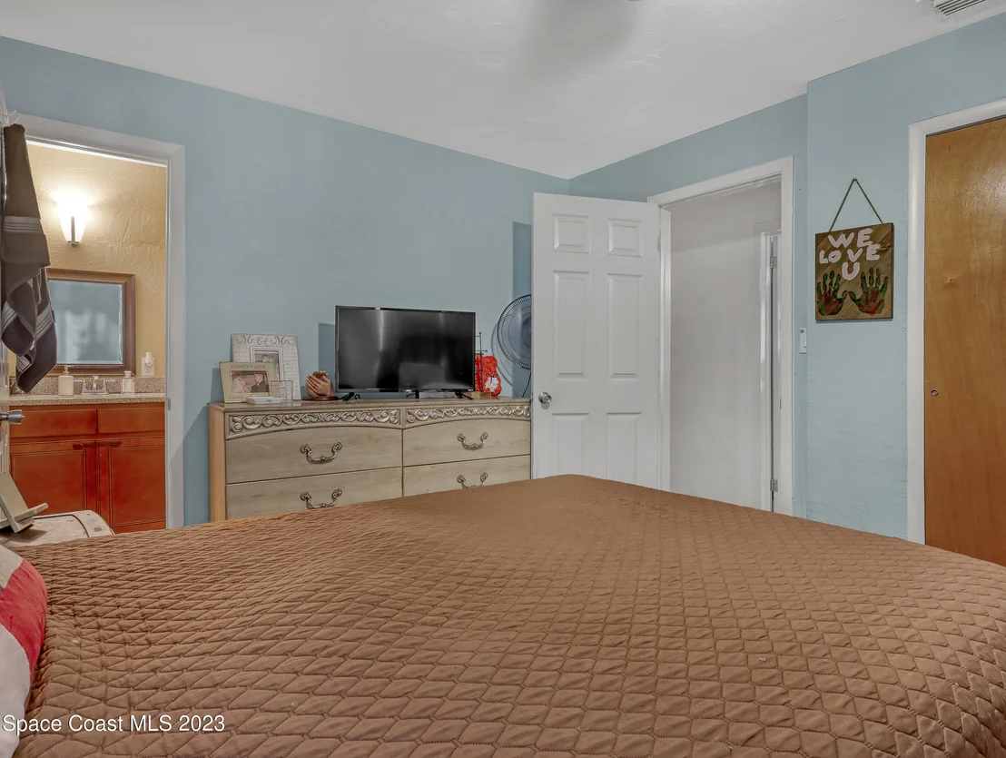 Photo of 2463 Leewood Boulevard