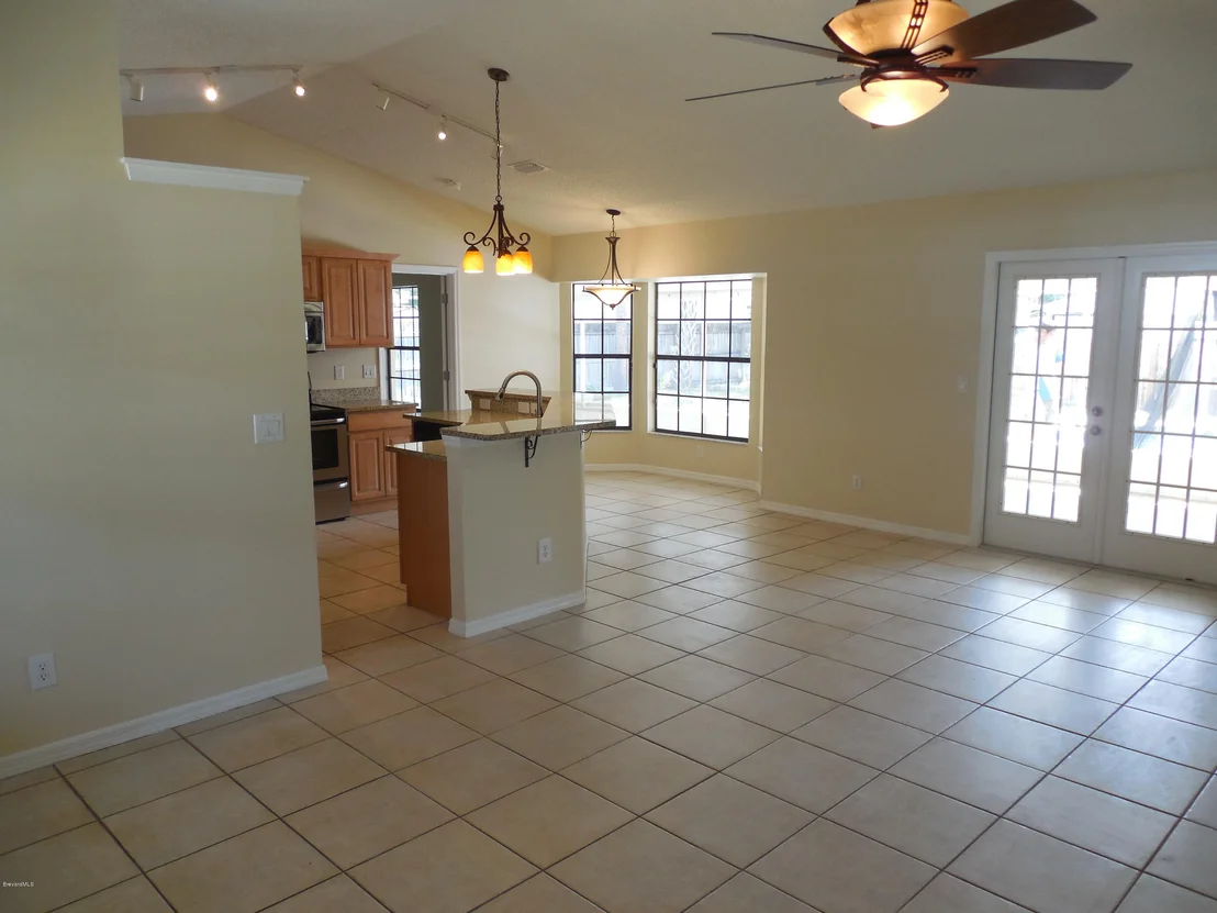 Photo of 6995 Bright Avenue