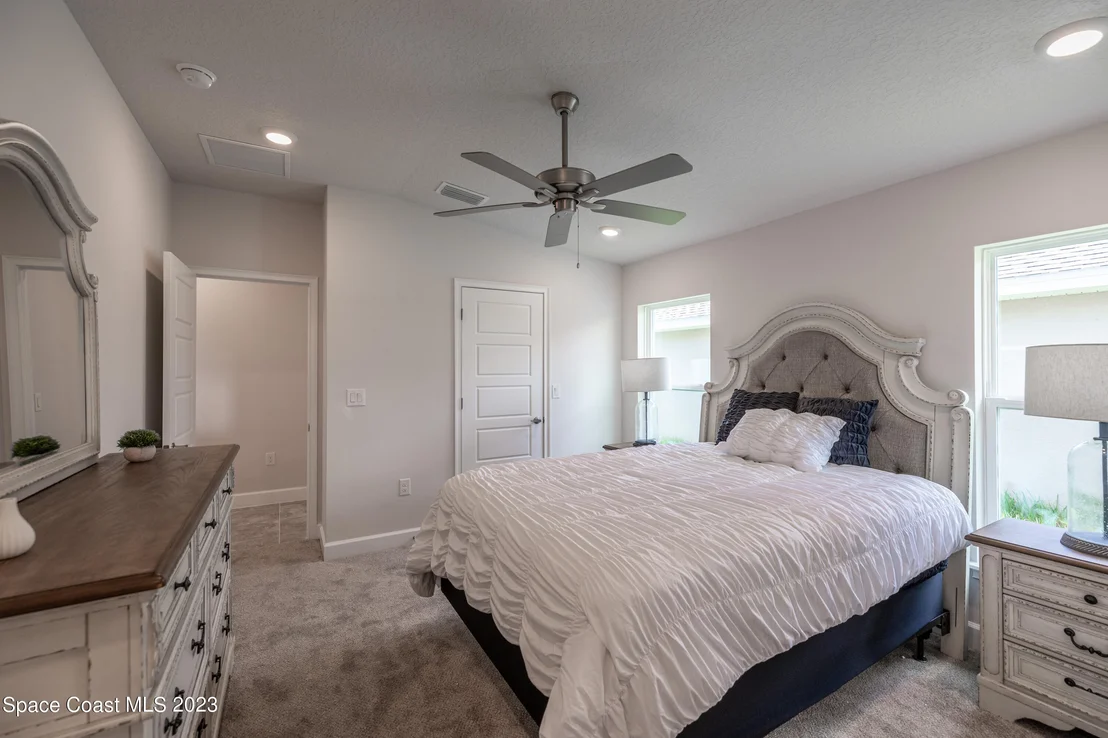 Photo of 1117 SE Canfield Circle SE
