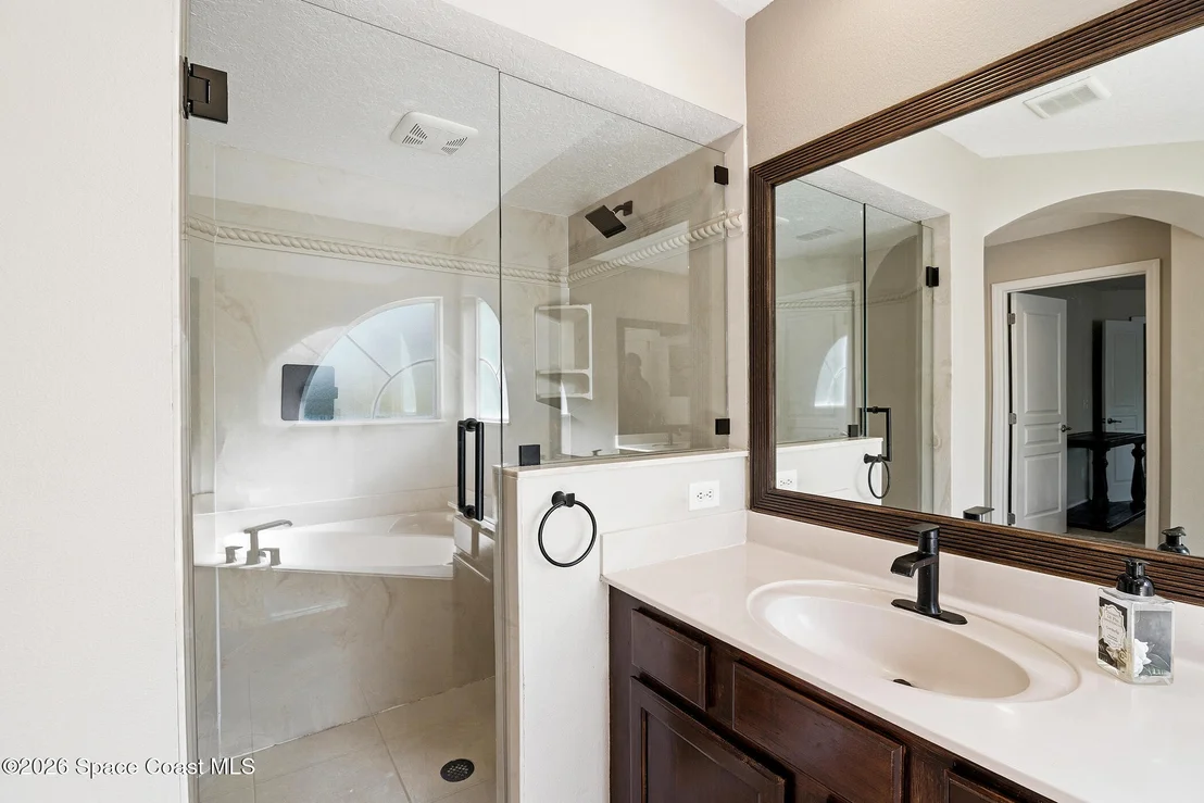 Photo of 1400 Bourke Lane