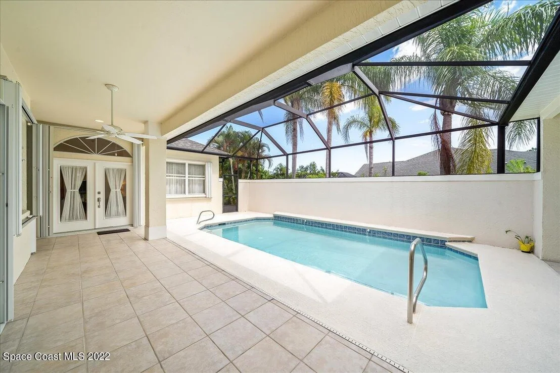Photo of 4523 Long Lake Road
