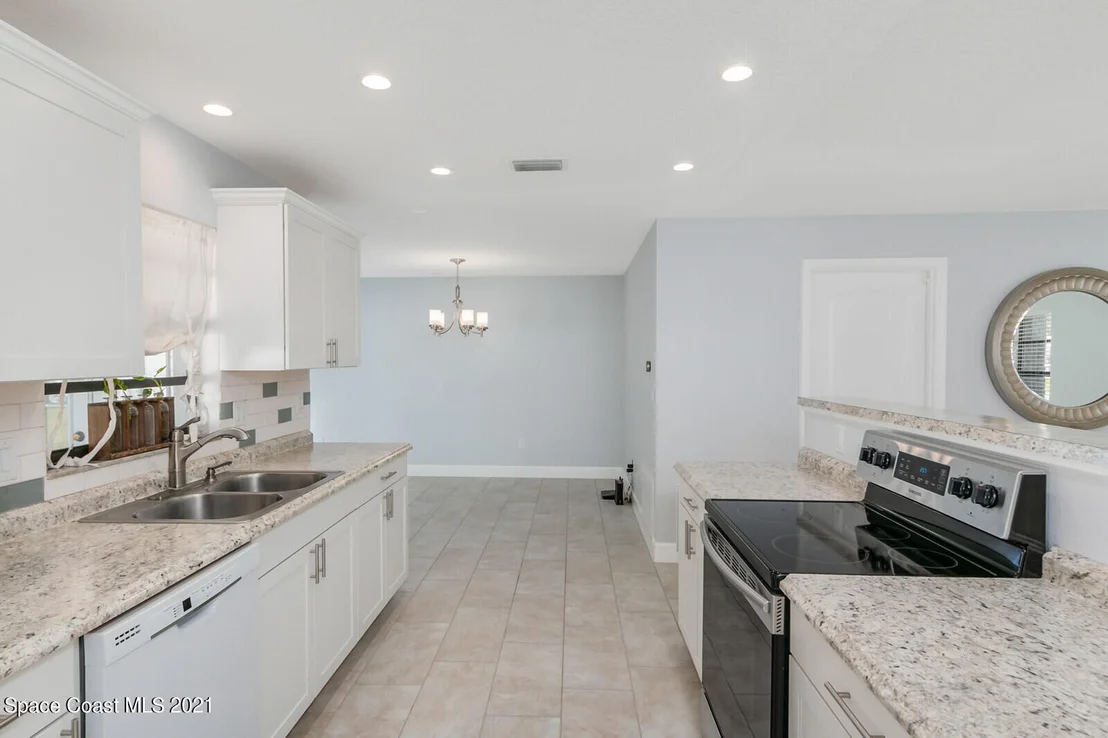 Photo of 991 Pineland Drive