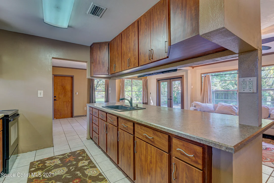 Photo of 2975 Kosuth Road NE