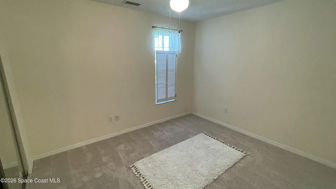 Photo of 865 Bracken Terrace NE
