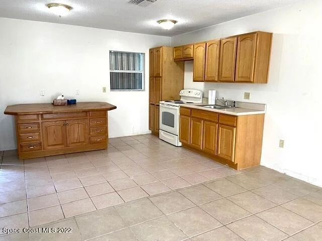 Photo of 2320 Allan Adale Road