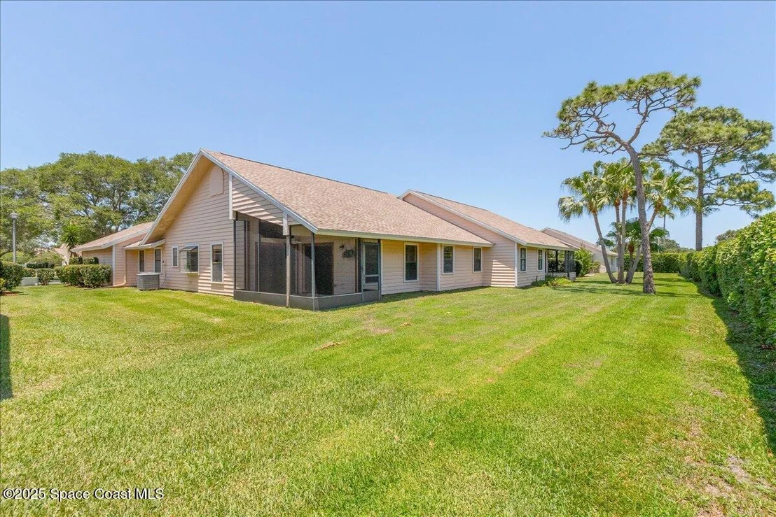 Photo of 883 Ridge Lake Drive