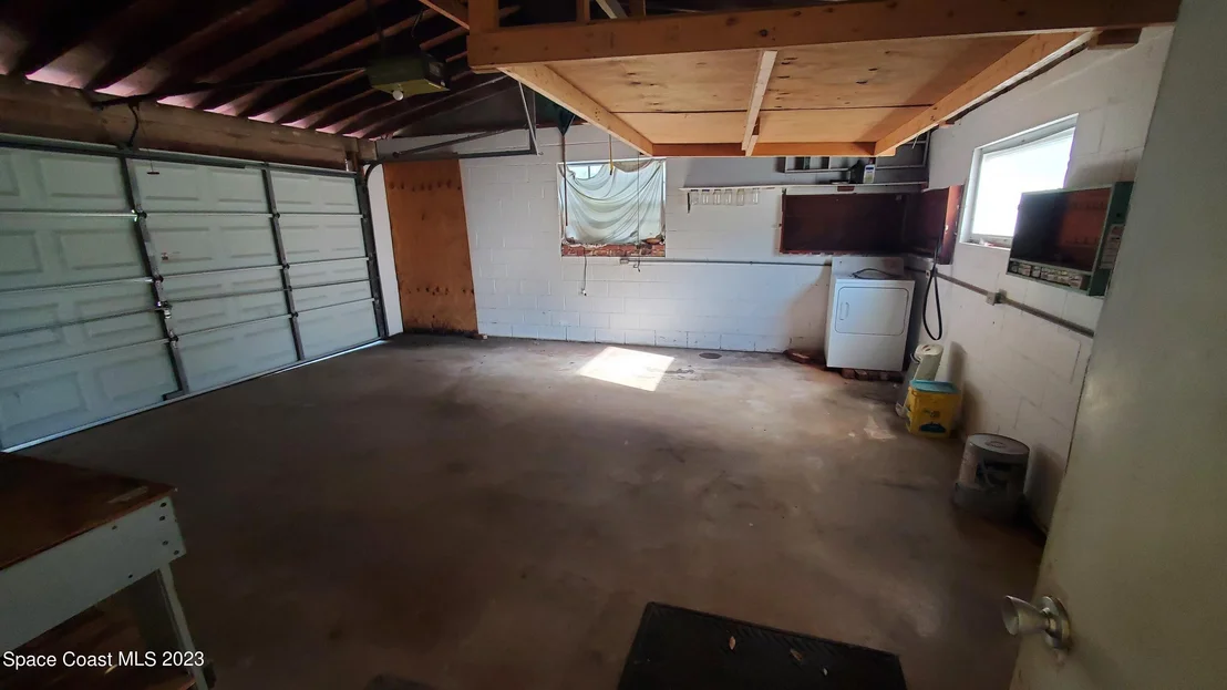 Photo of 939 Kings Post Road