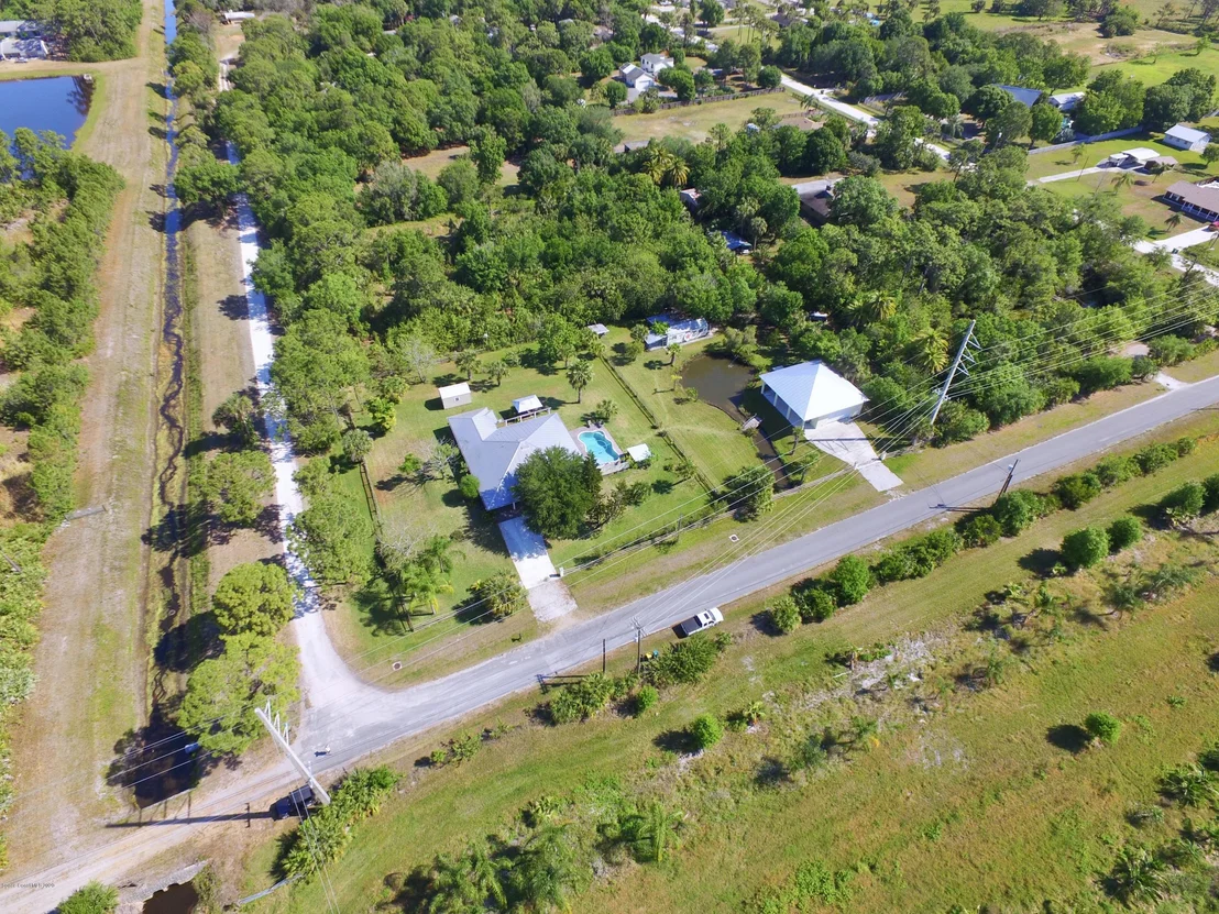 Photo of 400 Hall Road