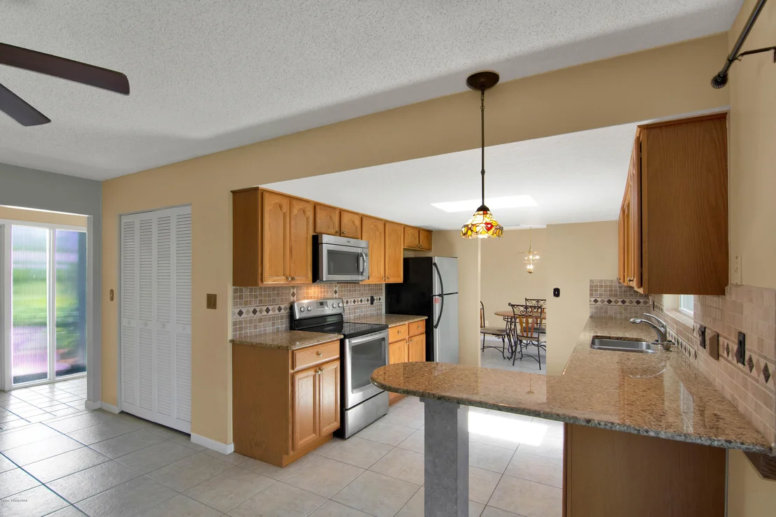 Photo of 210 4th Avenue