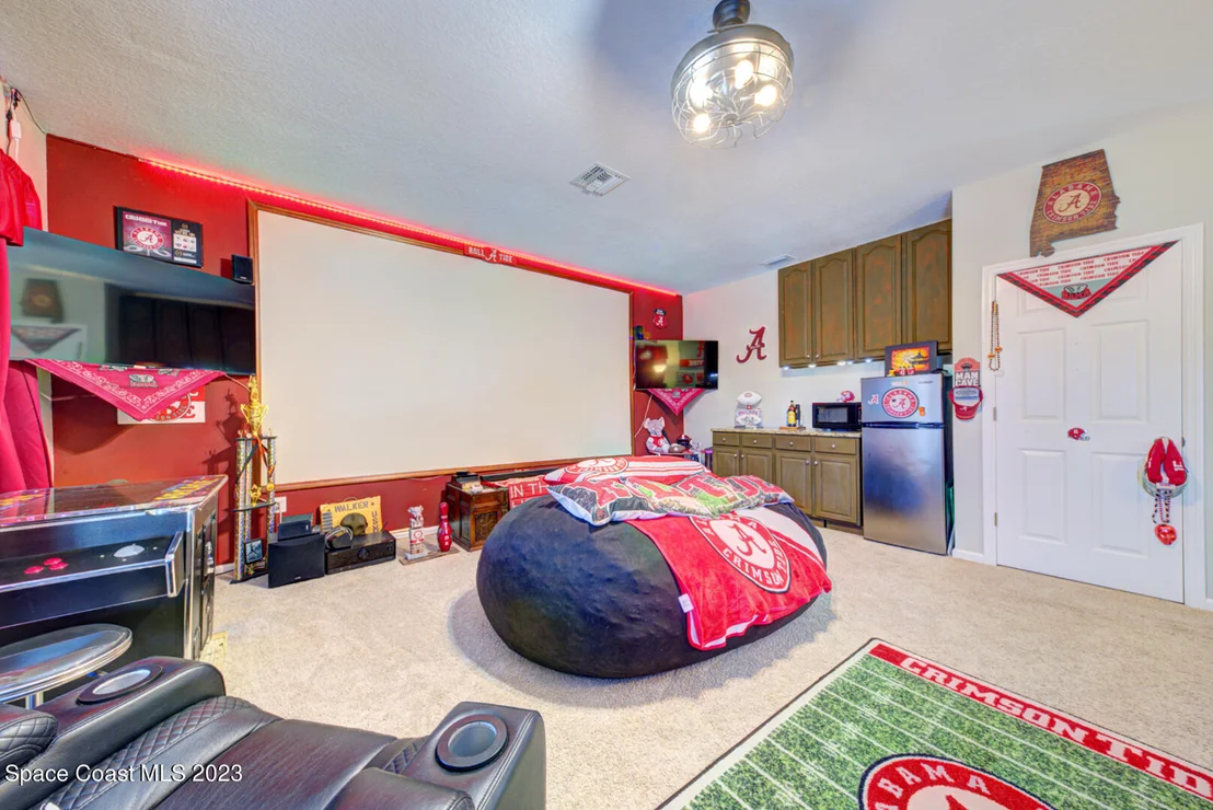 Photo of 194 Dryden Circle