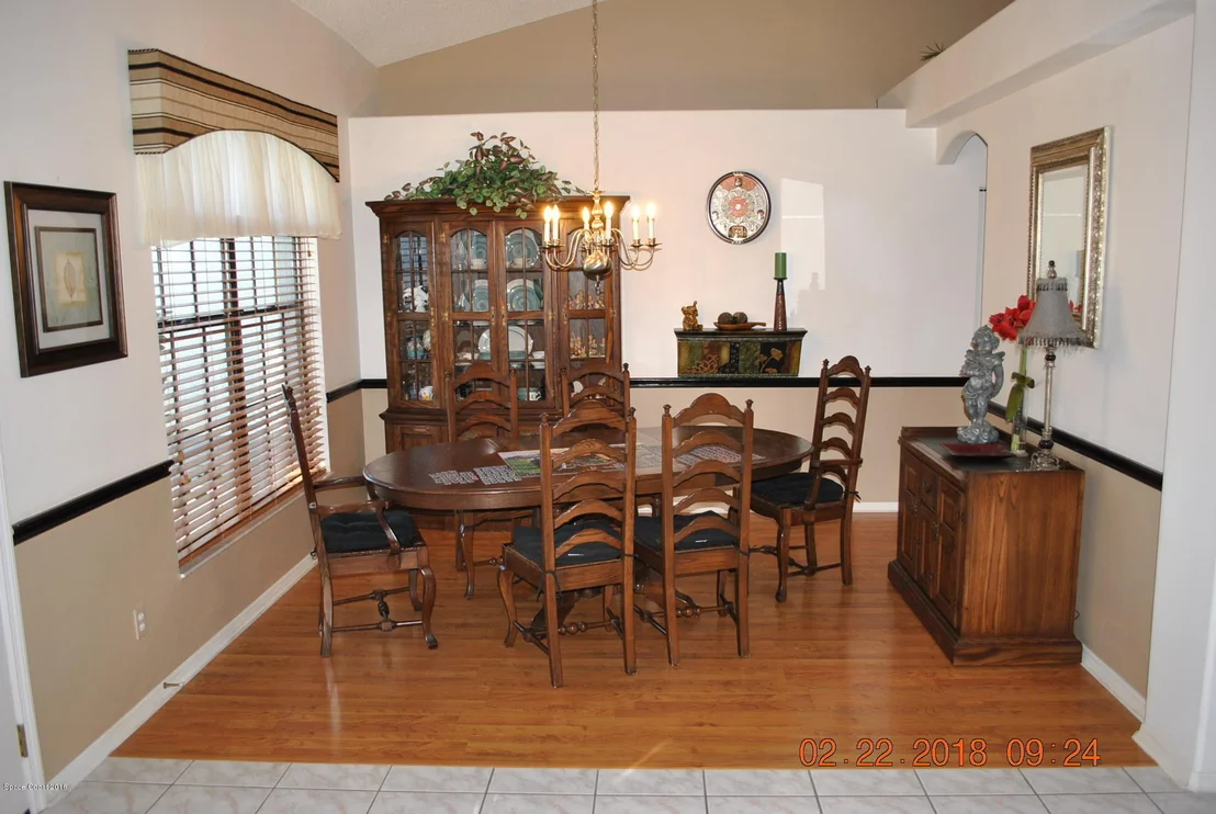 Photo of 889 Shoshone Lane