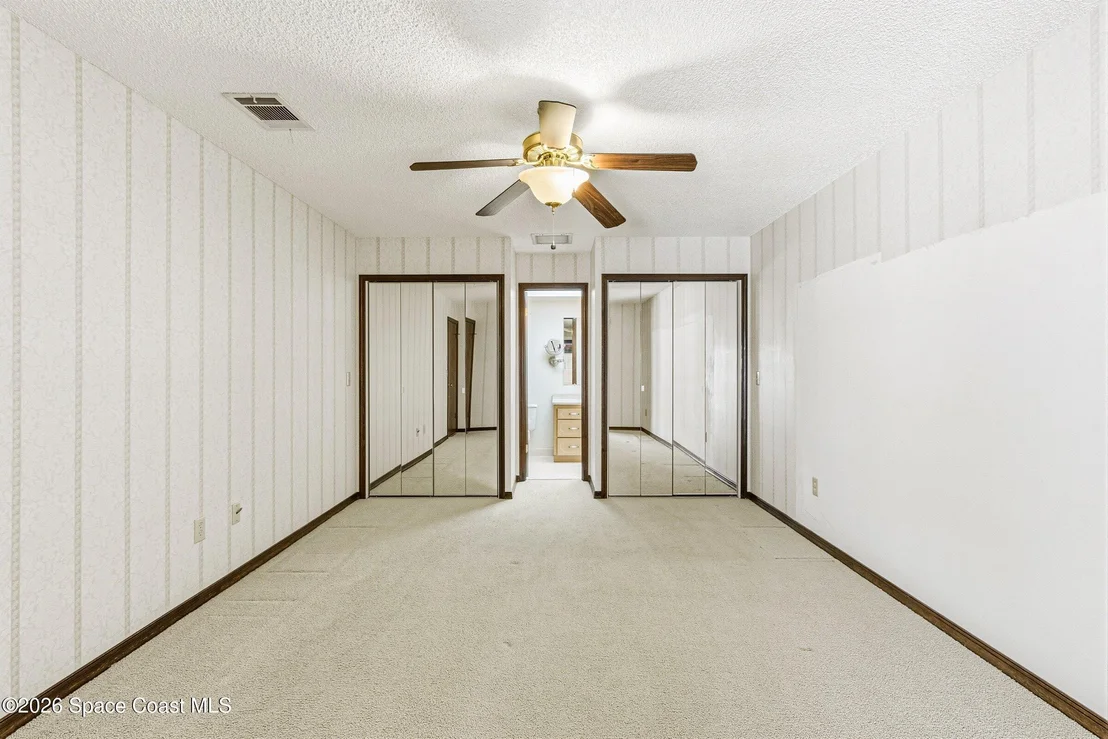 Photo of 460 Neptune Drive NE