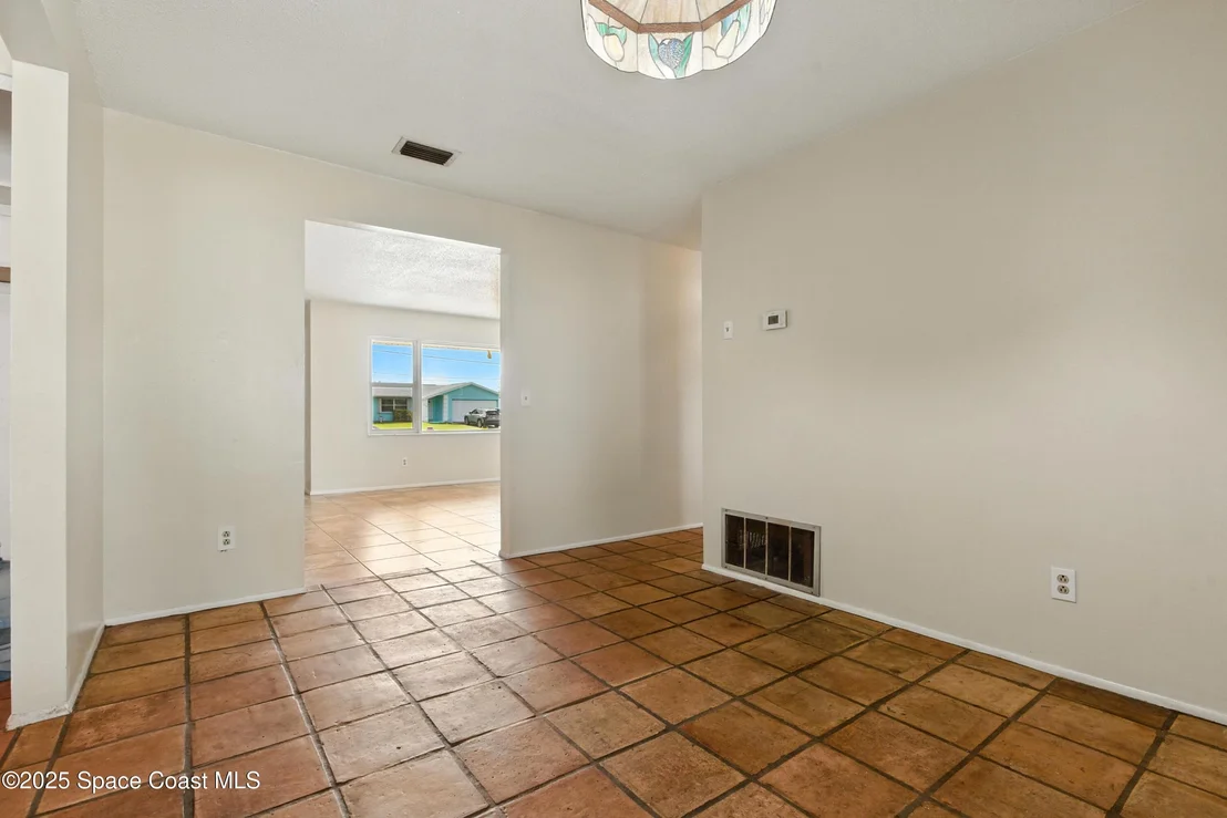 Photo of 582 Croton Road