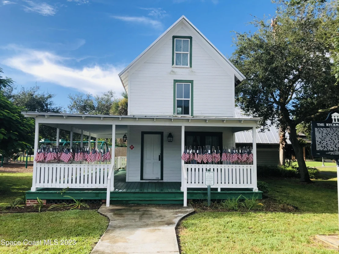 Photo of 526 Sunset Boulevard