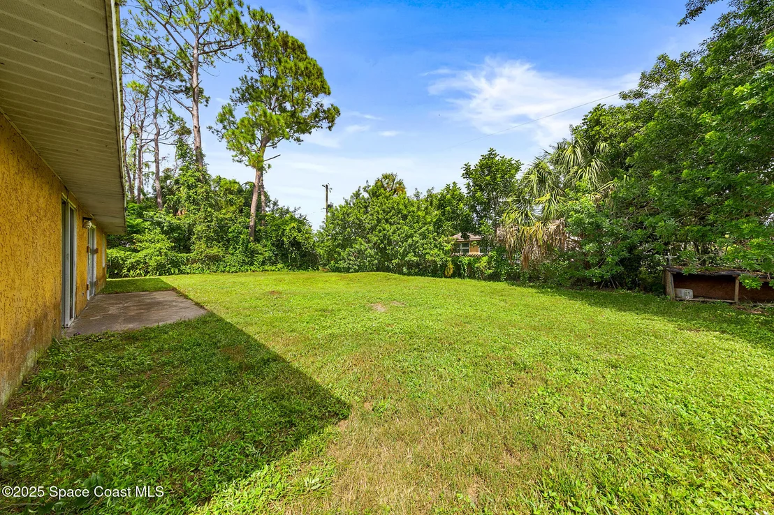 Photo of 1099 Pace Drive NW