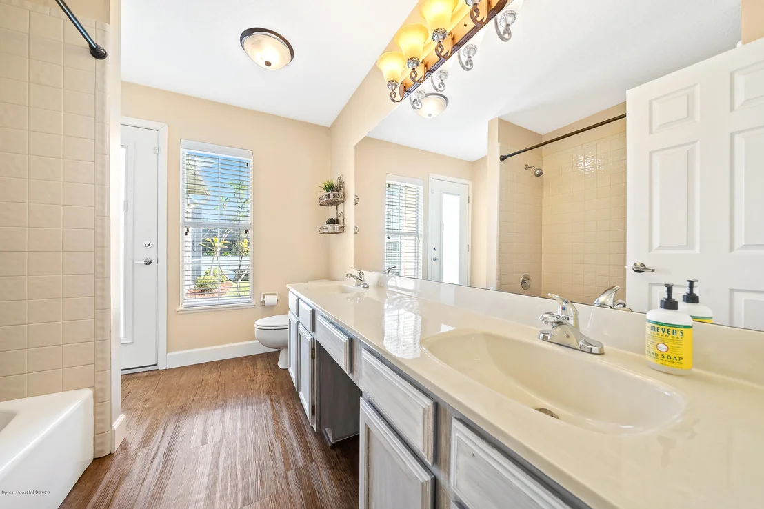 Photo of 4355 Canard Road