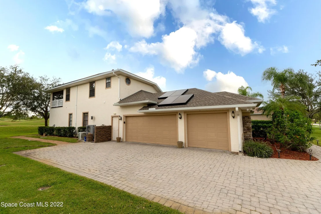 Photo of 2112 Windbrook Drive SE