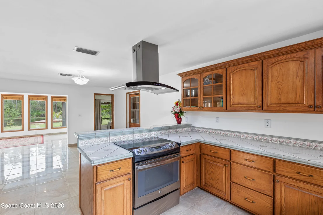 Photo of 1531 Hall Road