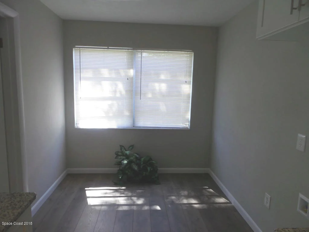 Photo of 1577 Queen Terrace