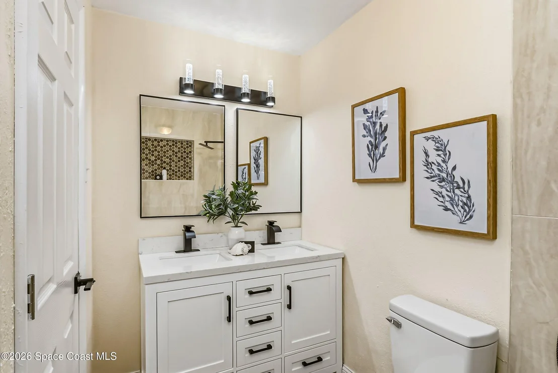 Photo of 2283 Saint Swithin Lane