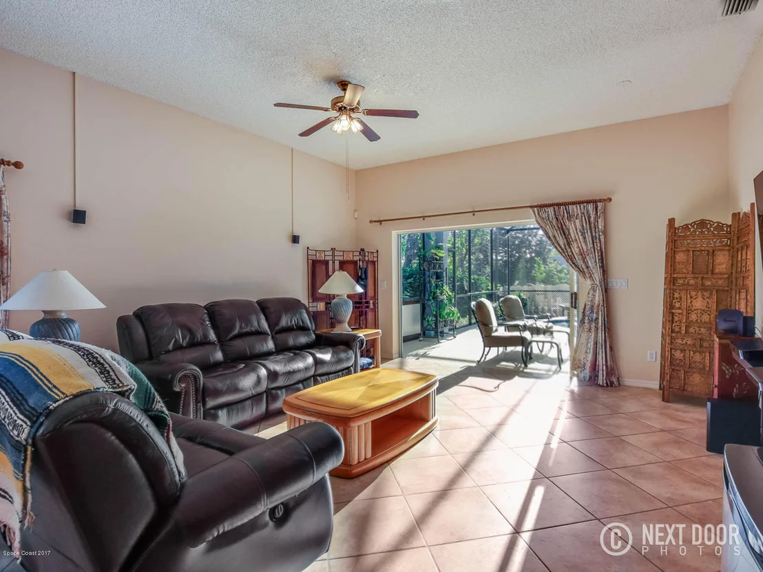 Photo of 867 Villa Drive