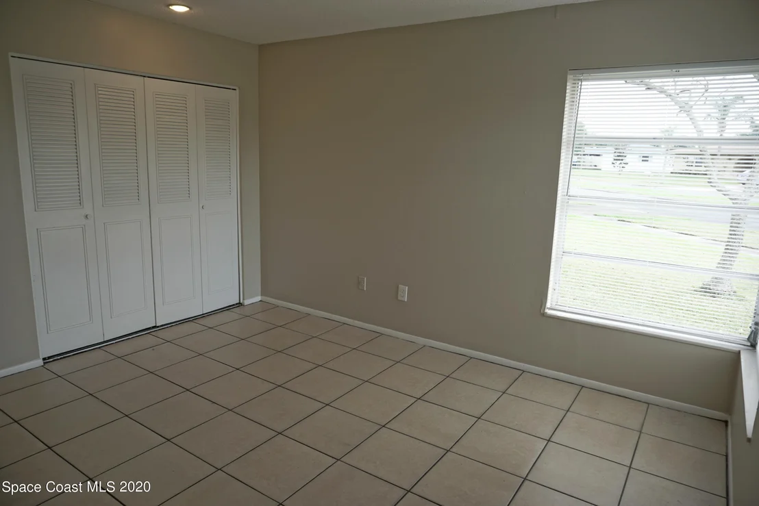 Photo of 1084 Daytona Drive NE