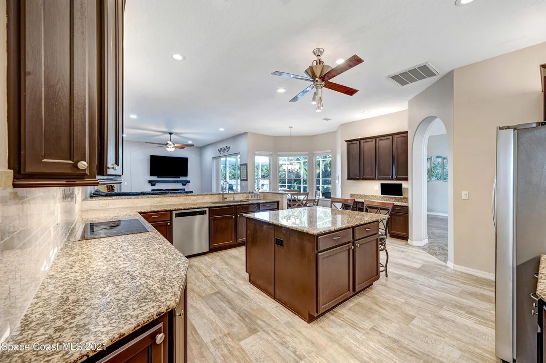 Photo of 5917 Newbury Circle