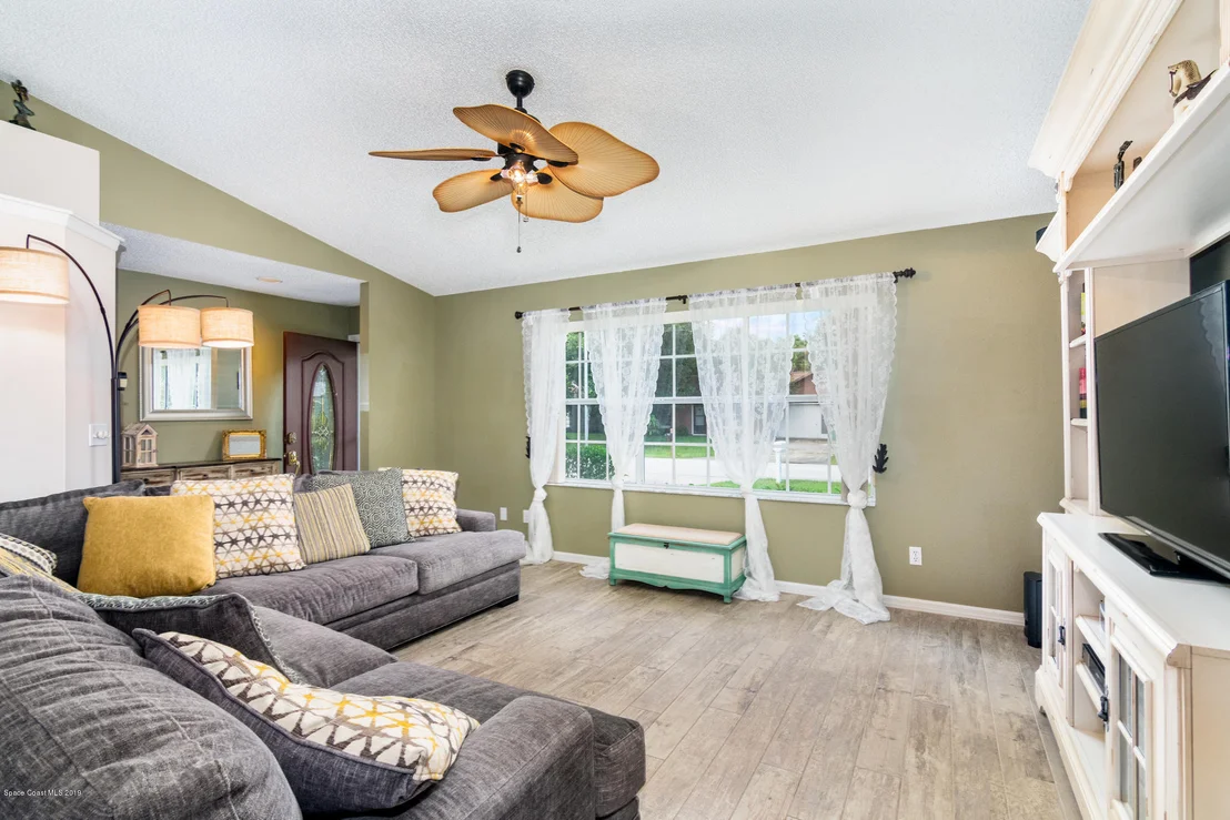 Photo of 6095 Adina Road