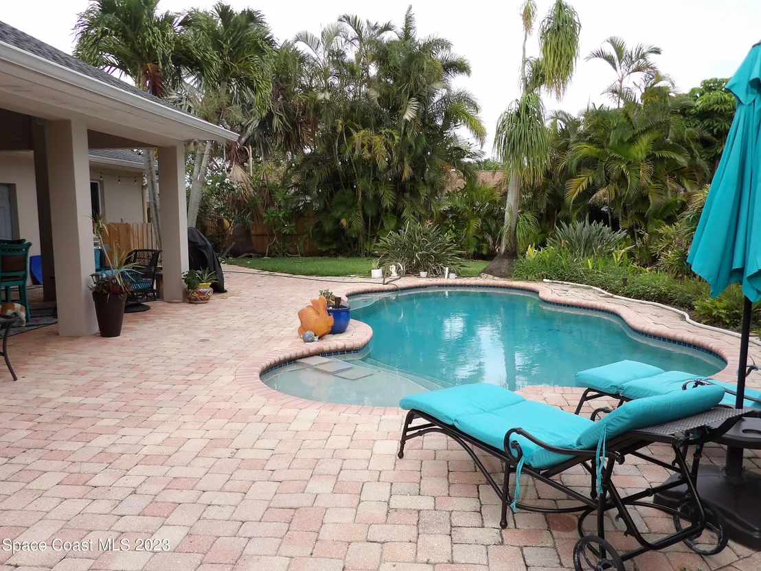Photo of 401 Mosswood Boulevard