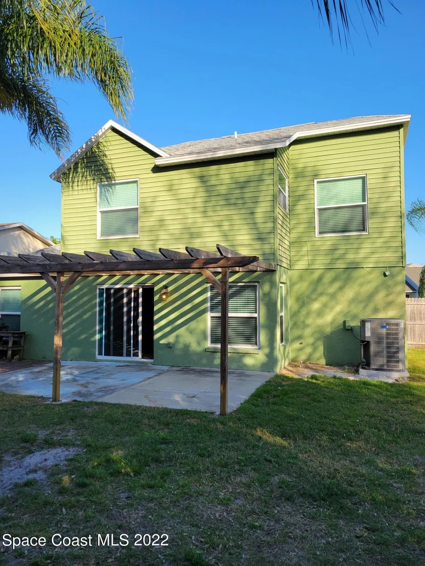 Photo of 2332 Meadow Cove Boulevard