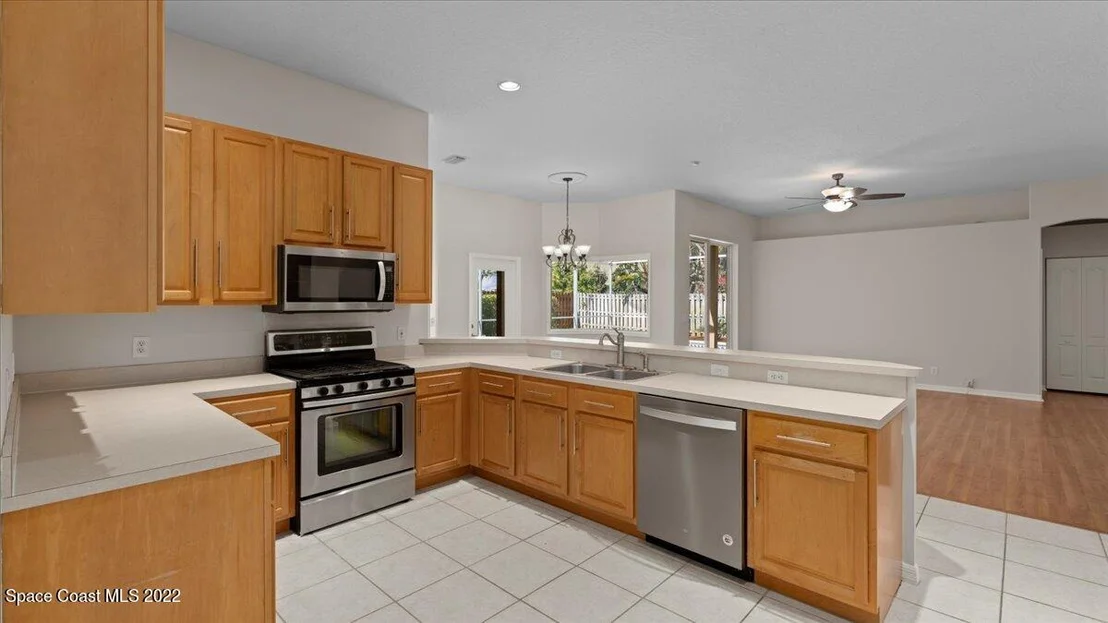 Photo of 5947 Newbury Circle