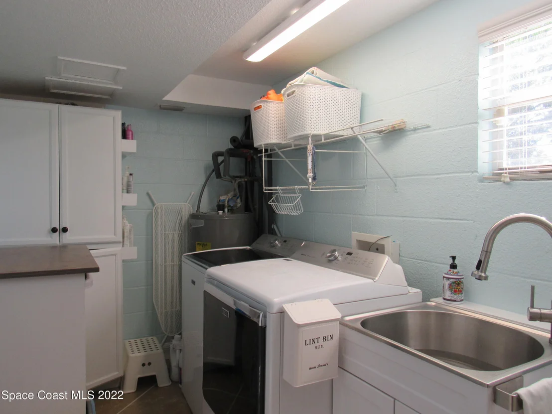 Photo of 920 Forest Road