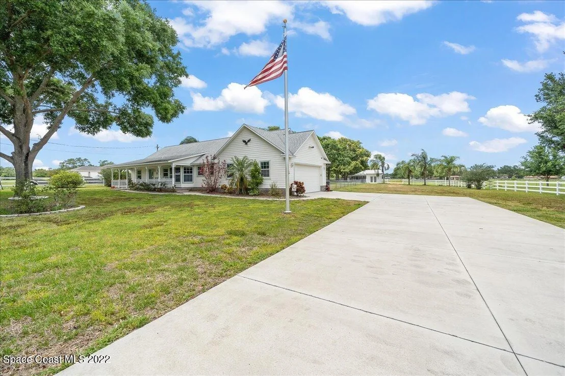 Photo of 3660 Burkholm Road