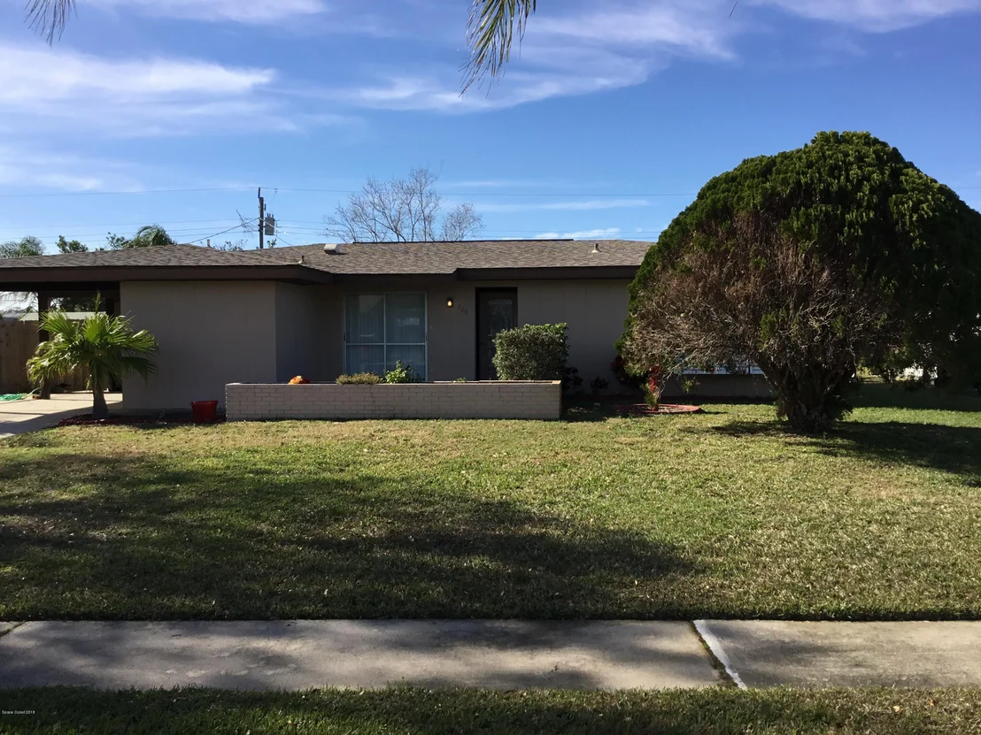 Photo of 760 Badger Drive NE