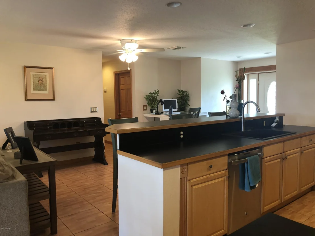 Photo of 730 Bianca Drive NE