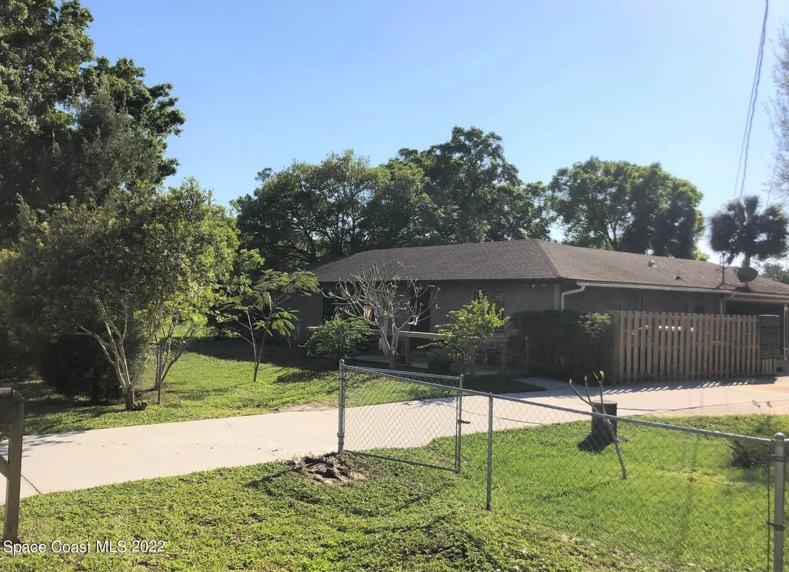 Photo of 555 La Veta Drive