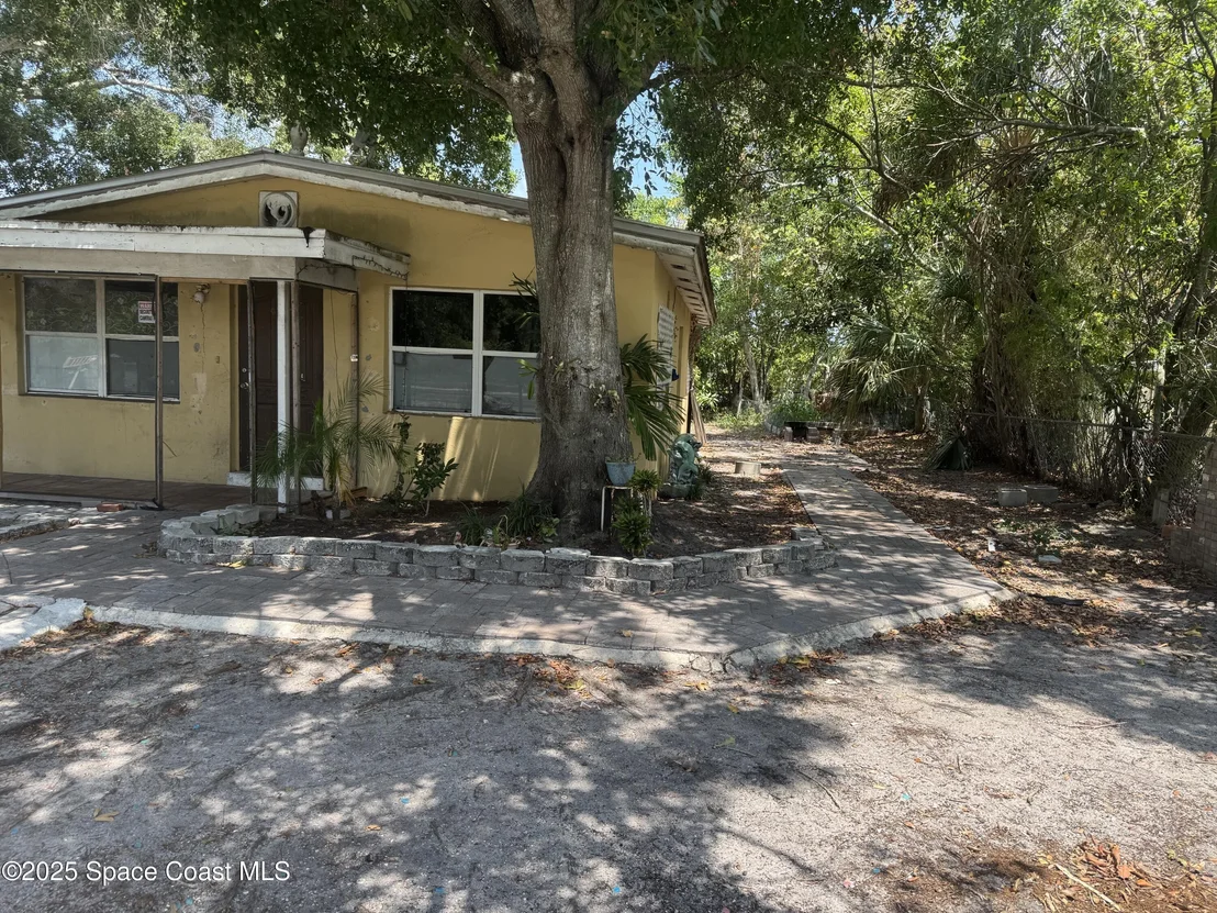 Photo of 2374 Post Road