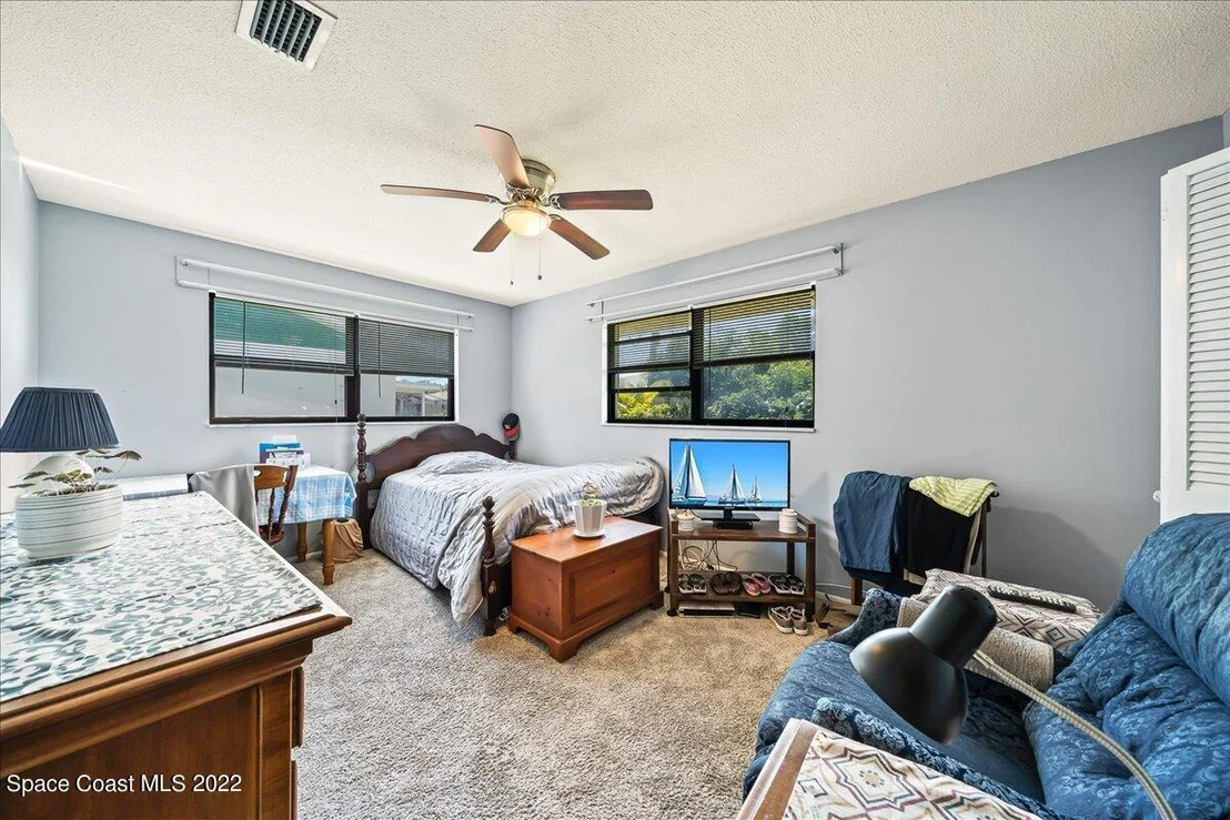 Photo of 329 Dorset Drive