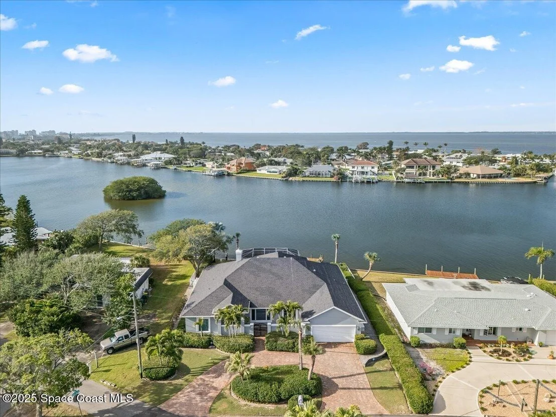 Photo of 110 W Bay Drive