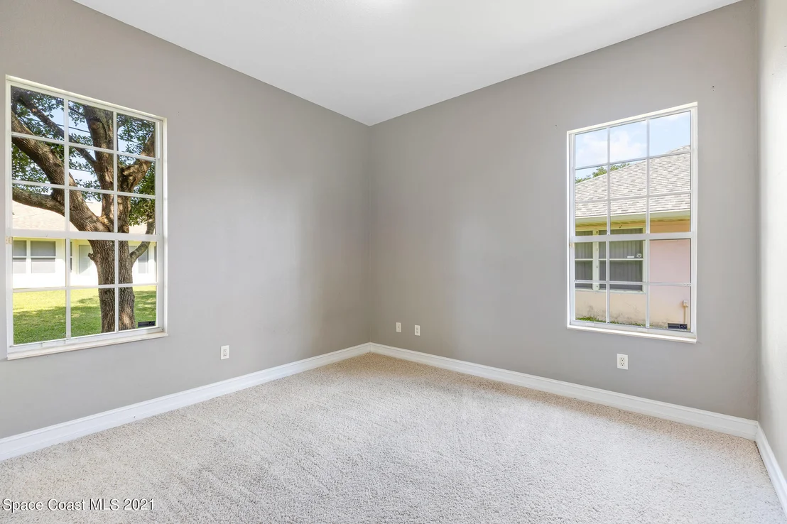 Photo of 869 Seven Gables Circle SE