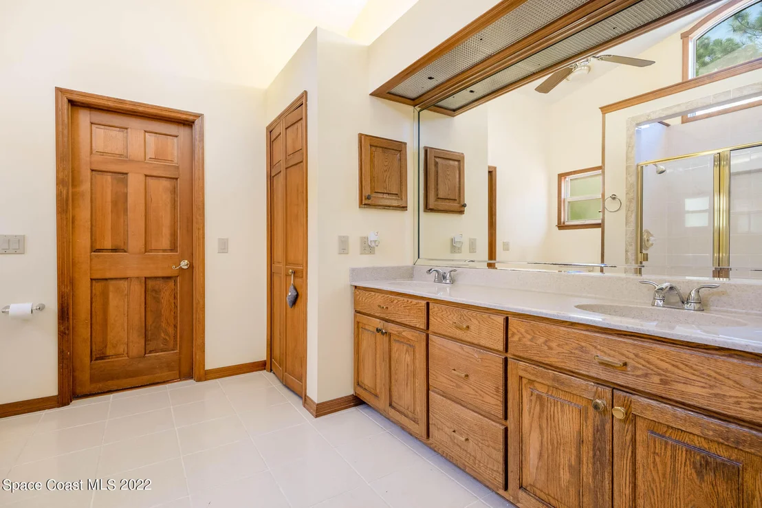 Photo of 2525 Mcgraw Avenue