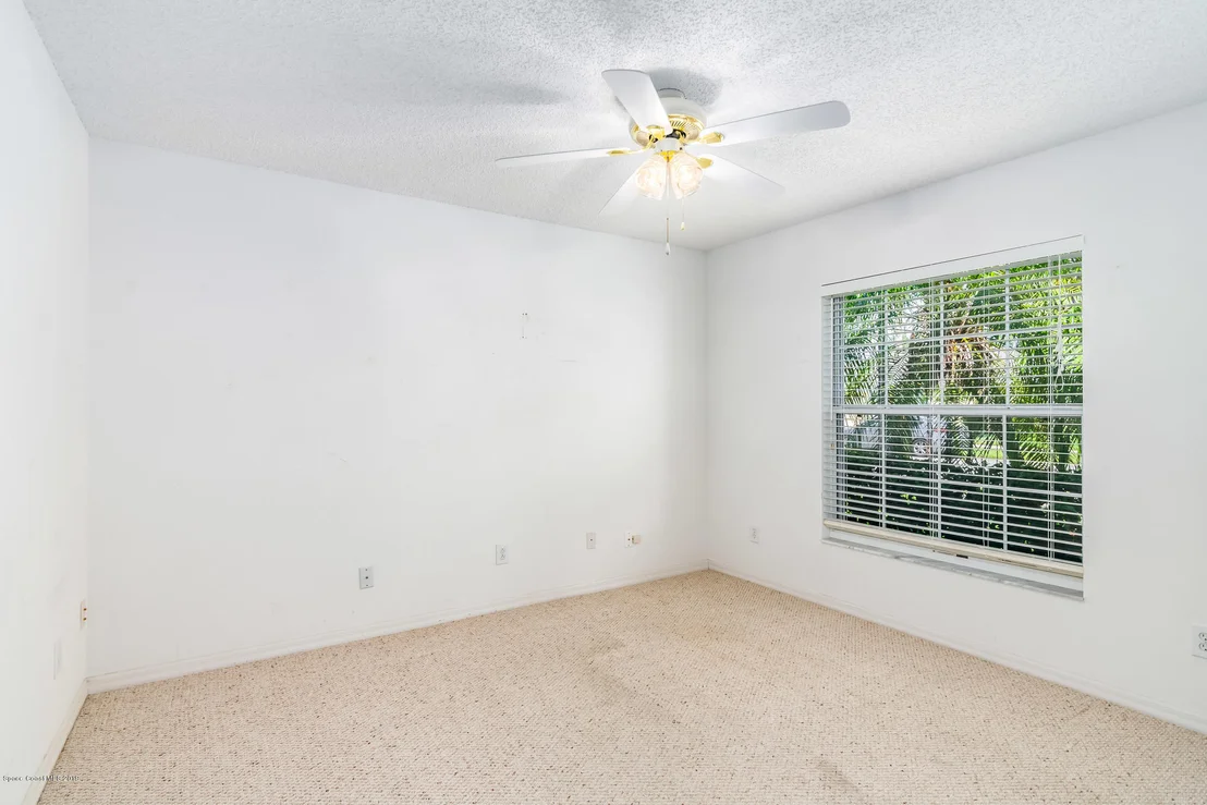 Photo of 972 Villa Drive