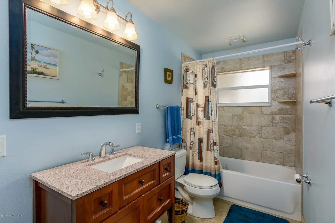 Photo of 932 Kings Post Road